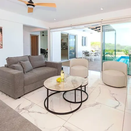 Royal Panoramic View 3bdr With Pool *