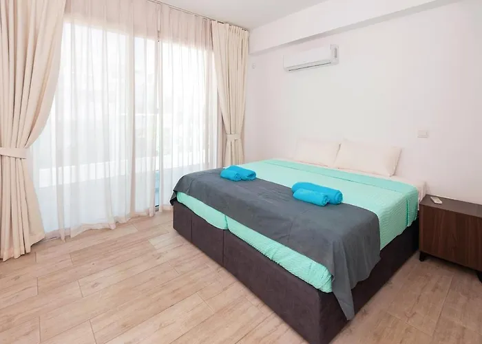 Royal Panoramic View 3bdr With Pool 빌라