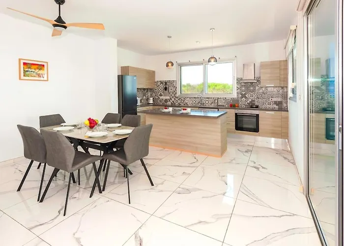 빌라 Royal Panoramic View 3bdr With Pool