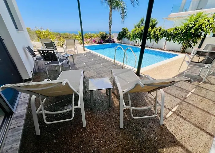 Villa Royal Panoramic View 3bdr With Pool