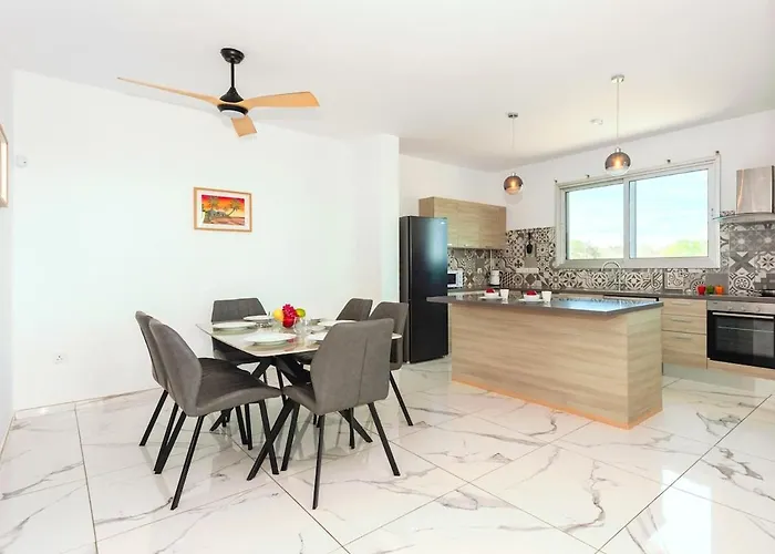 Royal Panoramic View 3bdr With Pool