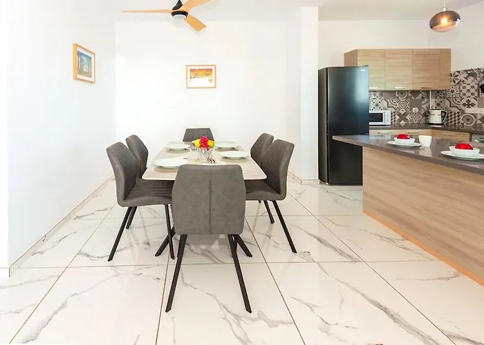 Villa Royal Panoramic View 3bdr With Pool *