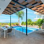 Royal Panoramic View 3bdr With Pool 别墅 圣纳帕