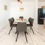 别墅 Royal Panoramic View 3bdr With Pool 圣纳帕