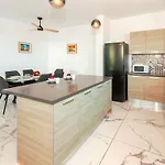 Royal Panoramic View 3bdr With Pool 别墅 圣纳帕