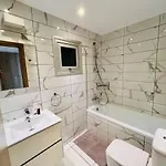 别墅 Royal Panoramic View 3bdr With Pool