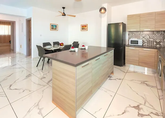 Royal Panoramic View 3bdr With Pool